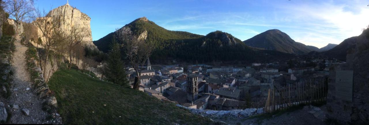 Aqui Sian Ben Hotel Castellane Luaran gambar